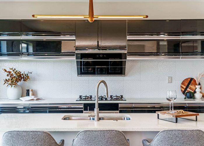  at 17 Limmer Place, Browns Bay, North Shore City, Auckland