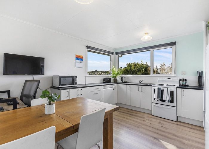  at 35 Beauzami Crescent, Ascot Park, Porirua, Wellington