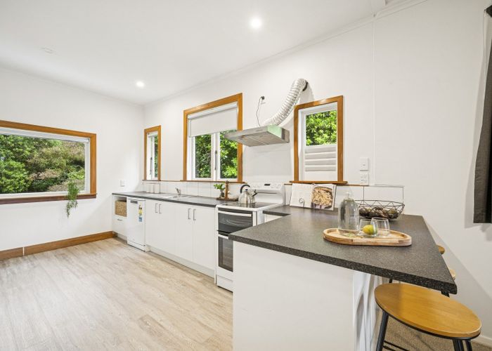  at 21 Laura Avenue, Brooklyn, Wellington, Wellington