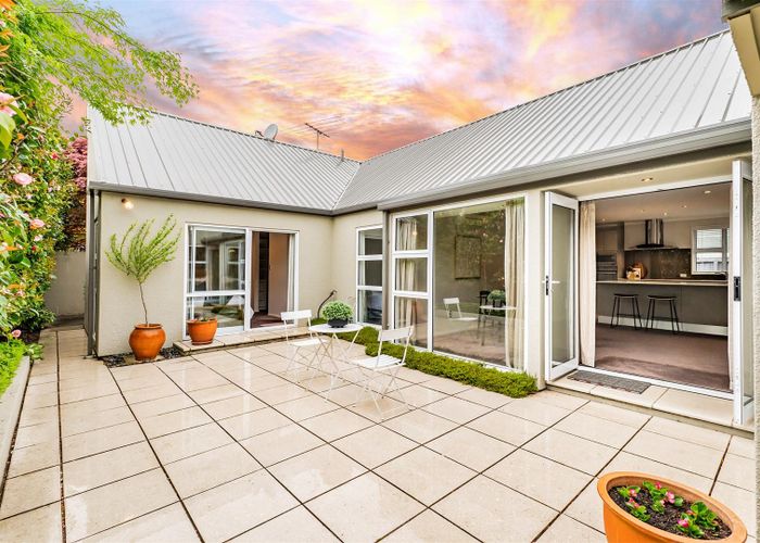  at 27 Tui Street, Fendalton, Christchurch City, Canterbury