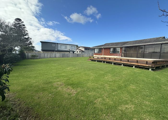  at 8 Cleland Crescent, Blockhouse Bay, Auckland City, Auckland