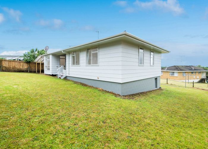  at 82A Greenslade Crescent, Northcote, North Shore City, Auckland
