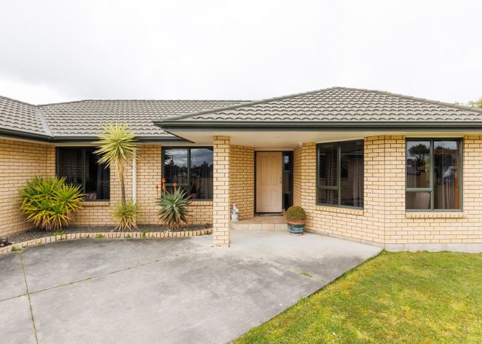  at 2 Fernlea Avenue, Kelvin Grove, Palmerston North, Manawatu / Whanganui