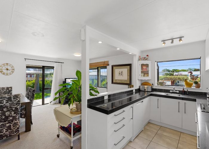  at 88 Queens Road, Waikanae Beach, Waikanae