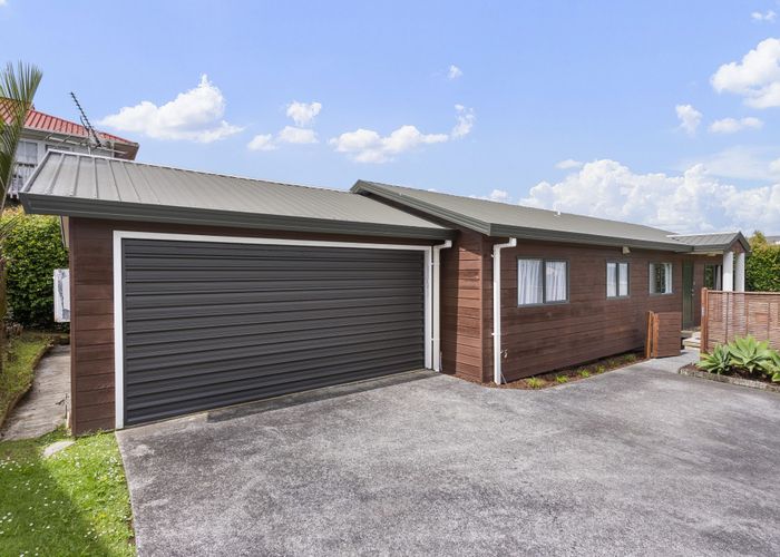  at 330B East Coast Road, Sunnynook, North Shore City, Auckland