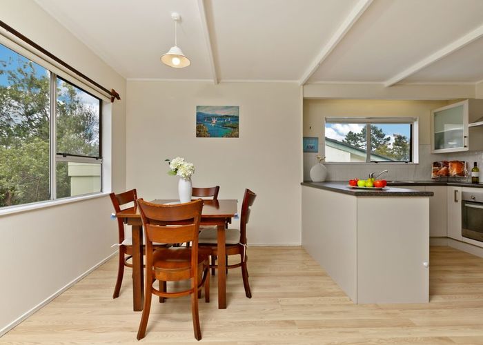  at 2/25 Woodlands Crescent, Browns Bay, North Shore City, Auckland