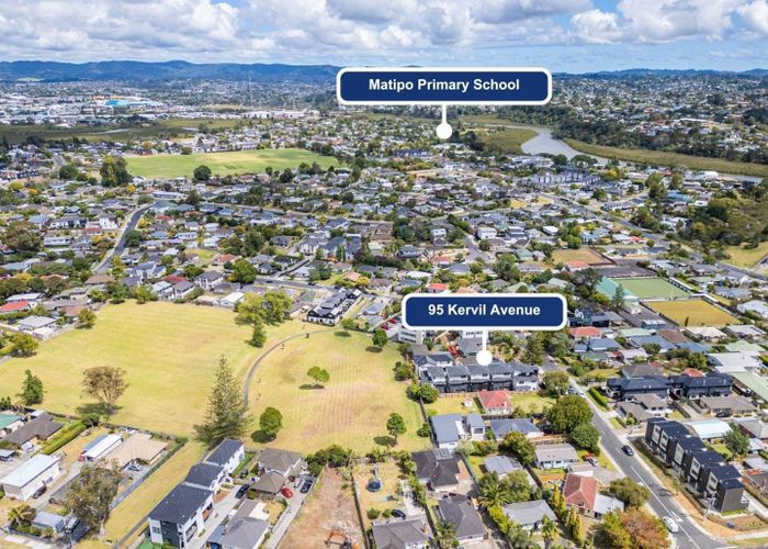  at 95D  Kervil Avenue, Te Atatu Peninsula, Waitakere City, Auckland