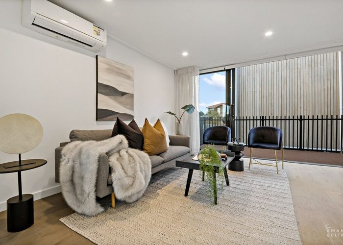  at 4/98 Walker Road, Point Chevalier, Auckland City, Auckland