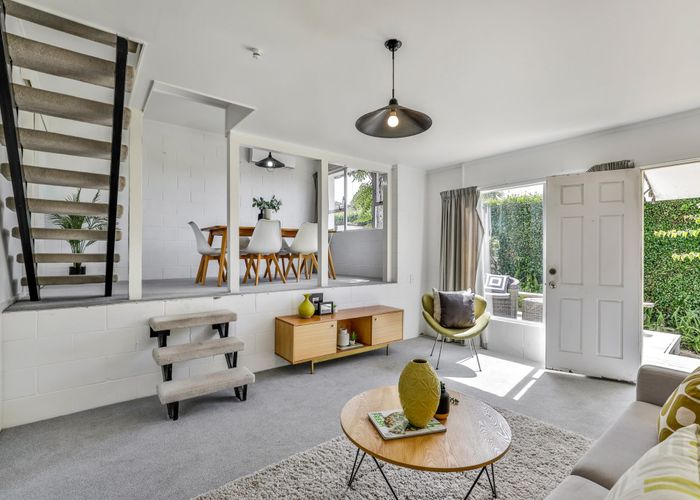  at 1/52 Fruitvale Road, New Lynn, Waitakere City, Auckland