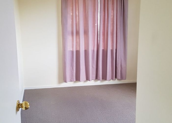  at 2/284 Richardson Road, Mount Roskill, Auckland