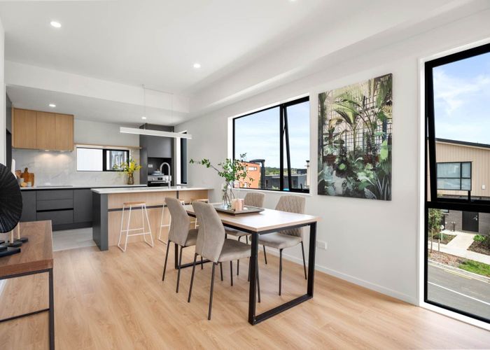  at 19 Papatahi Lane, Flat Bush, Manukau City, Auckland