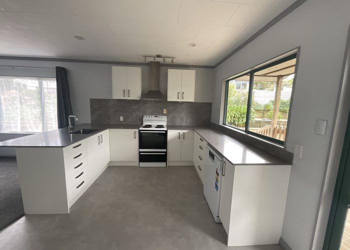  at 39 Carlton Terrace, Westown, New Plymouth