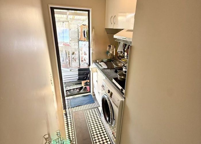  at 1/55 Travis View Drive, Fairview Heights, North Shore City, Auckland