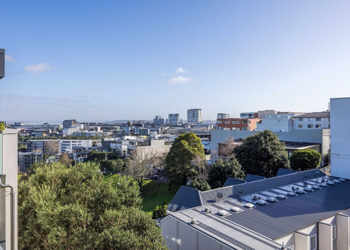  at 25/8 Basque Road, Eden Terrace, Auckland City, Auckland