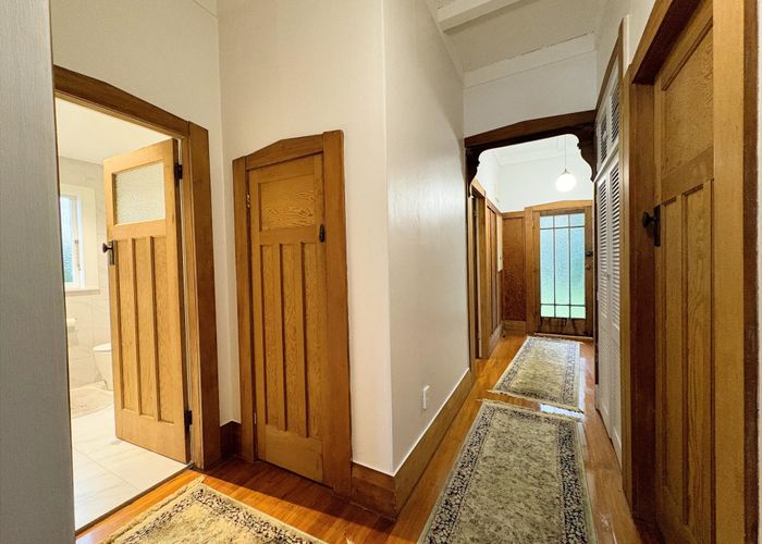  at 26 Waiohua Road, Greenlane, Auckland City, Auckland