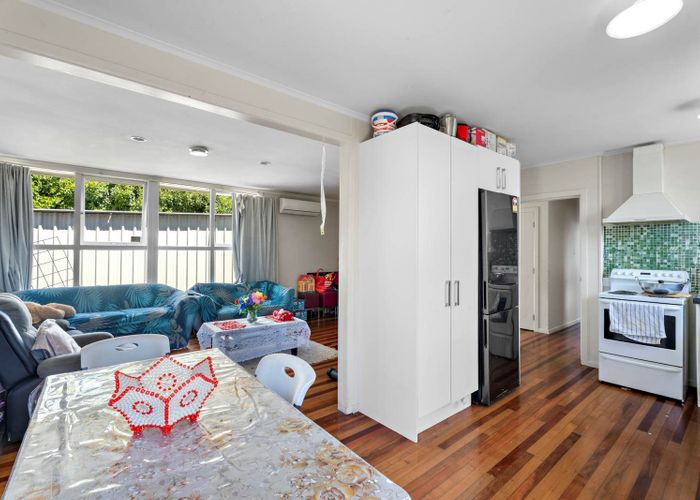  at 20 Larnoch Road, Henderson, Waitakere City, Auckland