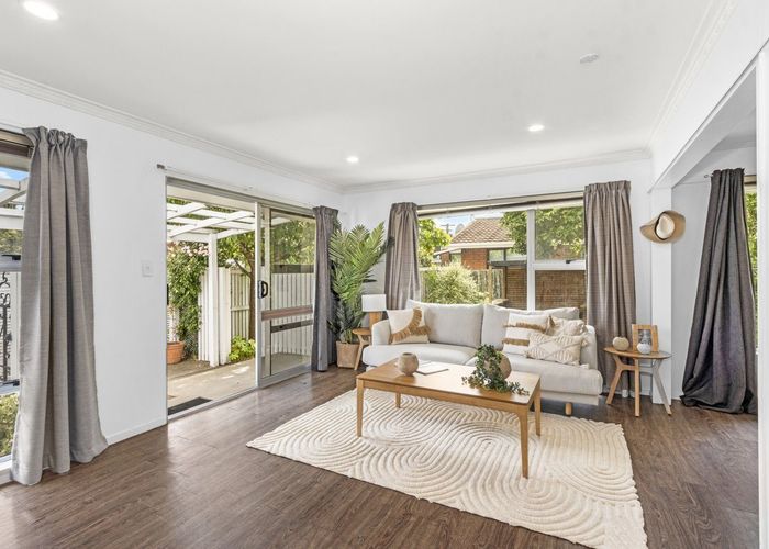  at 2/50 Selwyn Street, Somerfield, Christchurch