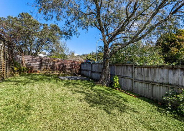  at 2/31 Gowing Drive, Meadowbank, Auckland