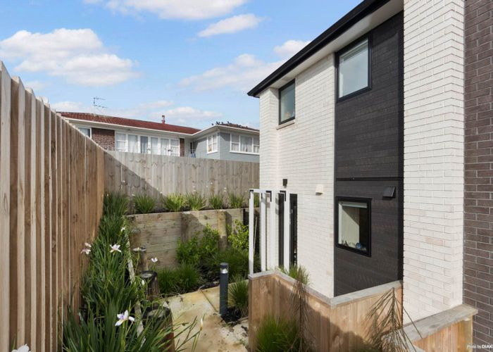  at 9/45 Vera Road, Te Atatu South, Auckland
