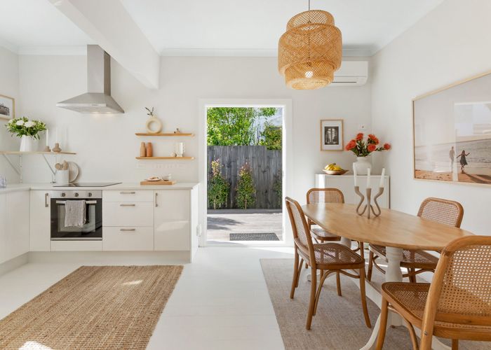  at 10 Bungalow Avenue, Point Chevalier, Auckland City, Auckland