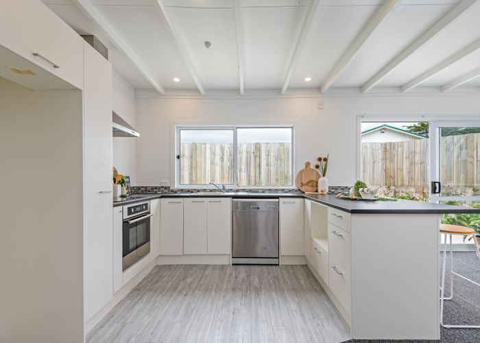  at 5 Barber Street, Foxton Beach, Foxton