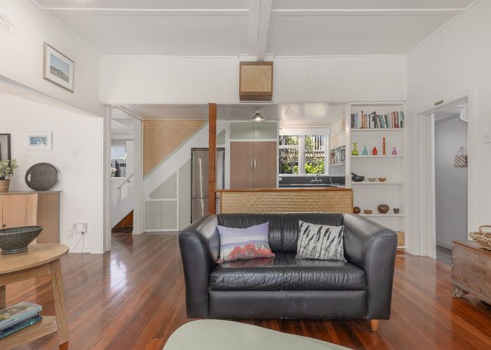  at 11 Whanake Street, Titahi Bay, Porirua
