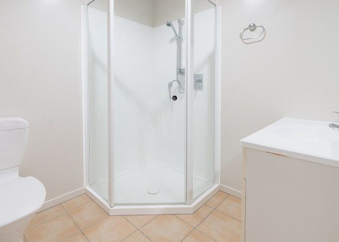  at 2G/427 Great Nth Rd (1 Wadier), Henderson, Waitakere City, Auckland