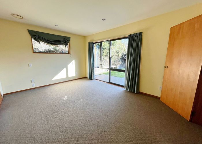  at 2/82 Middleton Road, Upper Riccarton, Christchurch