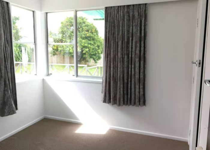  at 10 Ware Place, Pakuranga, Manukau City, Auckland