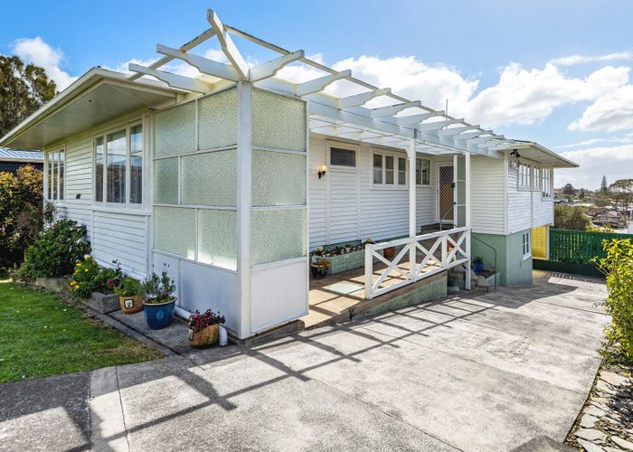  at 417 Hillsborough Road, Hillsborough, Auckland