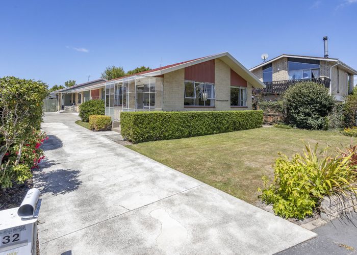  at 1/32 Brogar Place, Casebrook, Christchurch