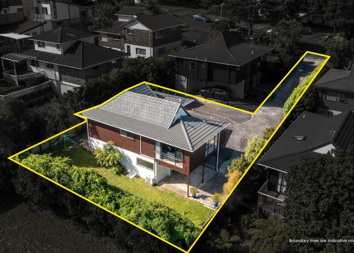  at 2/70 Stanaway Street, Hillcrest, North Shore City, Auckland