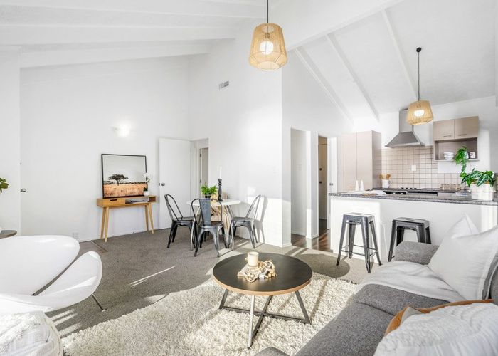  at 2/6 Oruamo Place, Beach Haven, Auckland