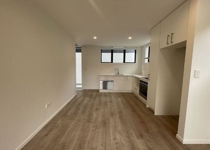  at 15/12 Tawa Road, Te Atatu Peninsula, Waitakere City, Auckland