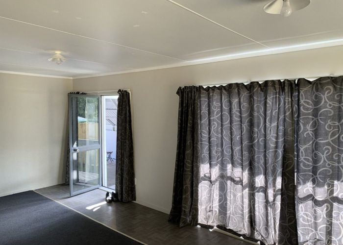  at Unit 1  /5 Thorn Place, Papatoetoe, Manukau City, Auckland