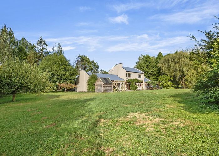  at 1432 Dairy Flat Highway, Albany