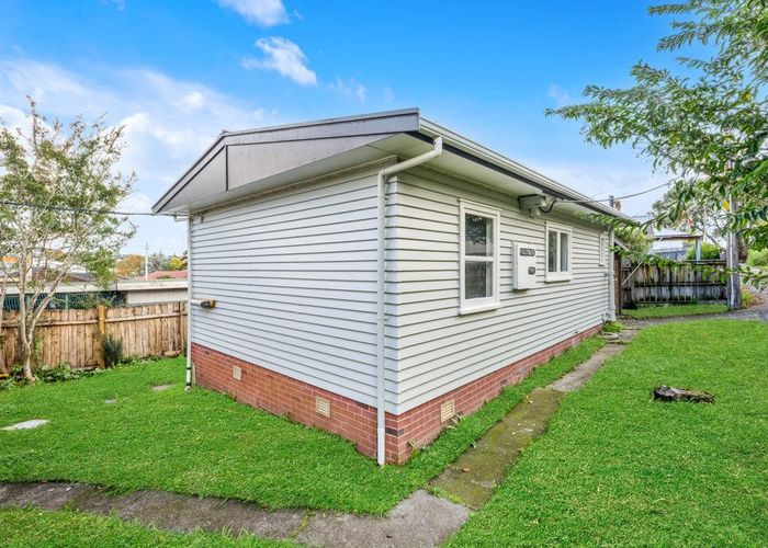  at 1/60a View Road, Henderson, Waitakere City, Auckland