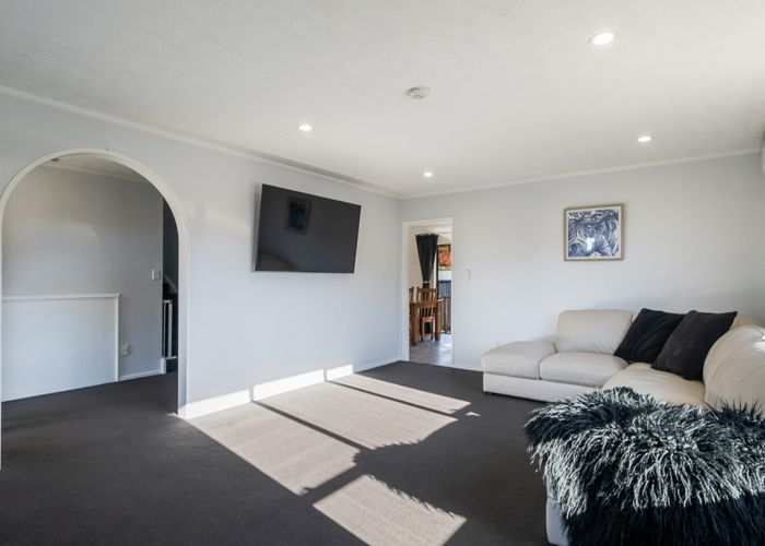  at 6 Crystal Grove, Birchville, Upper Hutt