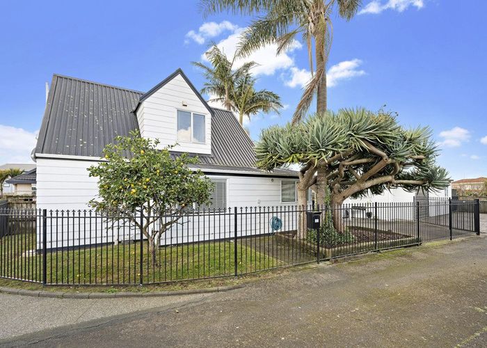  at 17 Thurston Place, Bucklands Beach, Auckland