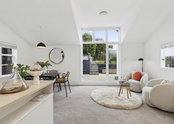  at 30 Cleveland Street, Brooklyn, Wellington, Wellington