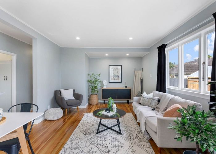  at 2/47 Tramway Road, Beach Haven, North Shore City, Auckland