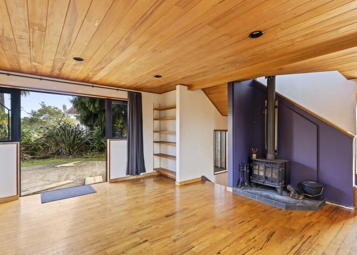  at 9 Lindaver Grove, Merrilands, New Plymouth, Taranaki
