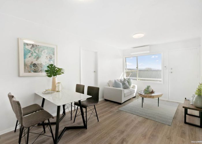  at 2/29 Fairview Road, Mount Eden, Auckland