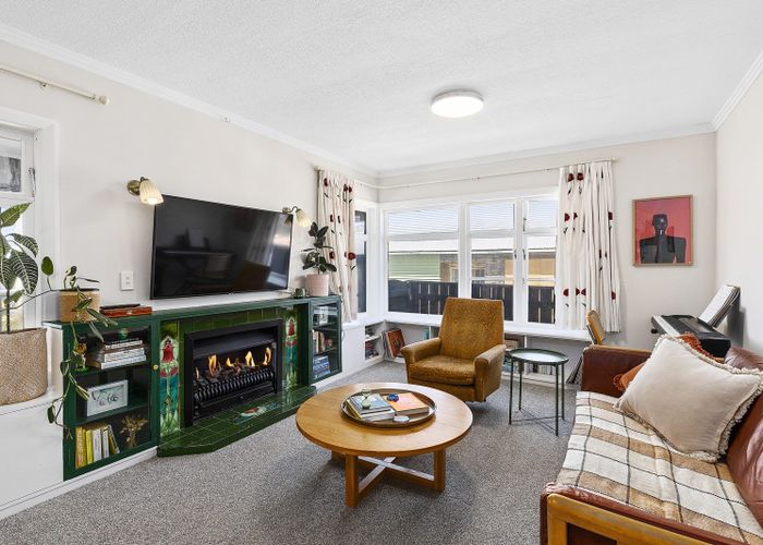  at 1/48 Lyall Parade, Lyall Bay, Wellington