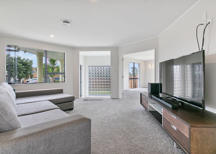  at 41 Bellville Drive, Clendon Park, Auckland