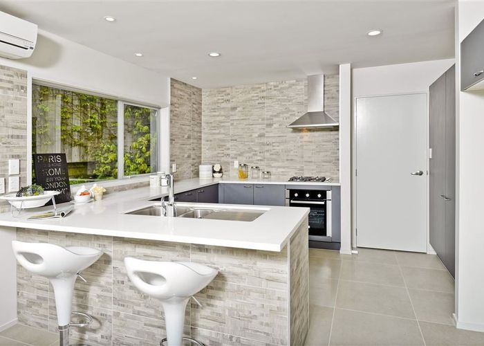  at 17A Langana Avenue, Browns Bay, North Shore City, Auckland
