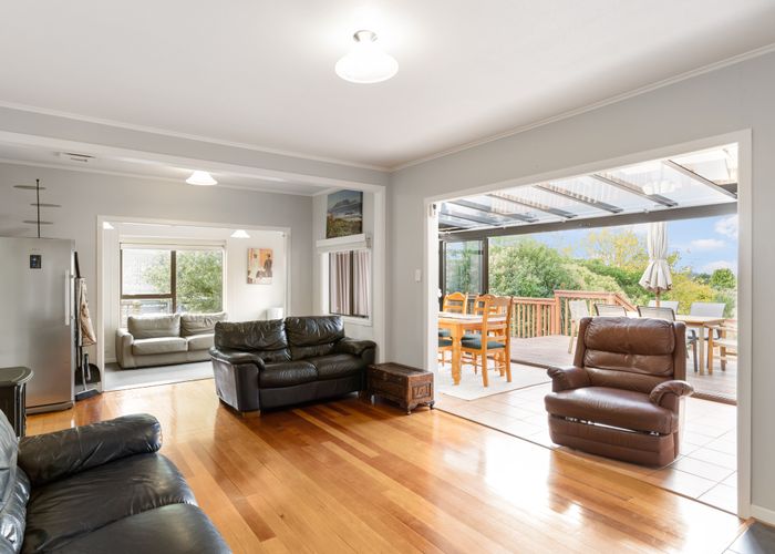  at 4 Lucas Place, Weymouth, Auckland