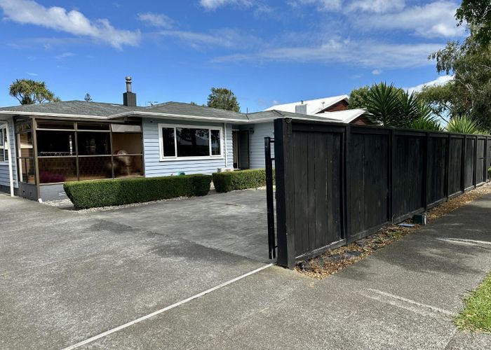  at 12 Park Road, West End, Palmerston North, Manawatu / Whanganui
