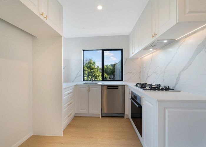  at 2/9 Lomond Street, Takapuna, North Shore City, Auckland