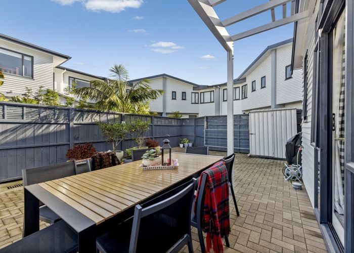  at 6/2 Armoy Drive, East Tamaki, Manukau City, Auckland